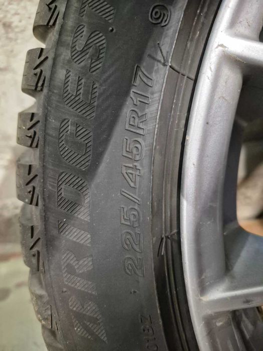 Джанти за BMW F20 F21 225/45/17 със зимни гуми Bridgestone на 4000 км