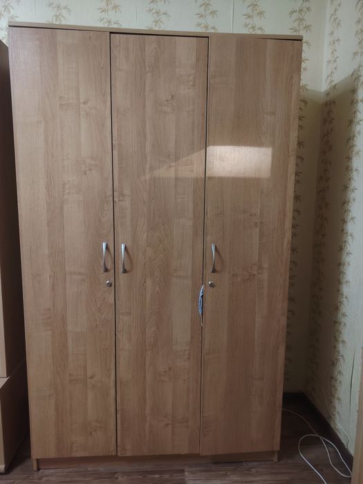Продам шины шкаф б. У