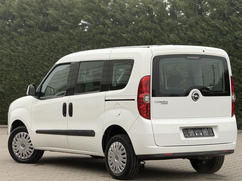 Vand opel combo 2012 1.4 benzina
