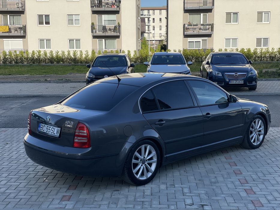 Skoda Superb 2.8 V6 Manual