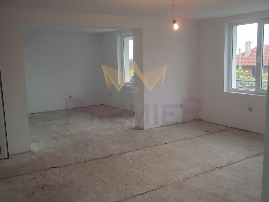 Продава се Къща в с. Бенковски, Област Варна - 285 кв.м за 685 €/кв.м - Снимка #8