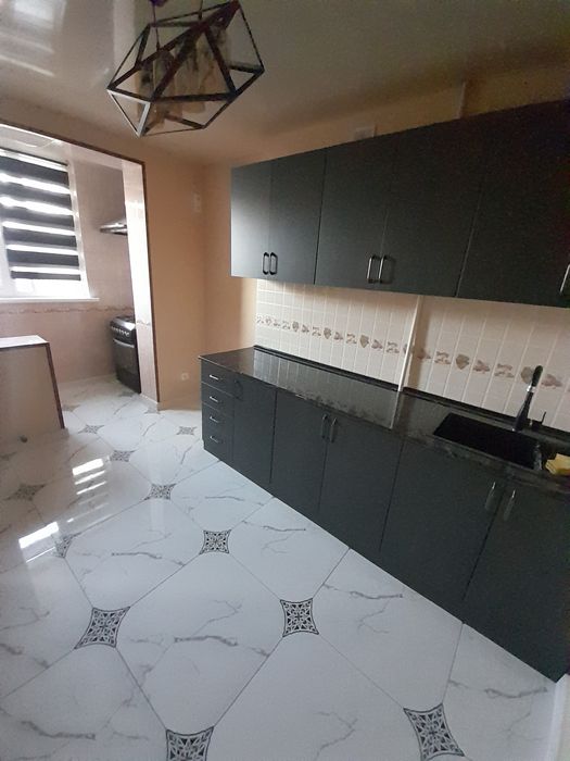 3 хонали квартира сотилади. Беруний кучасида.