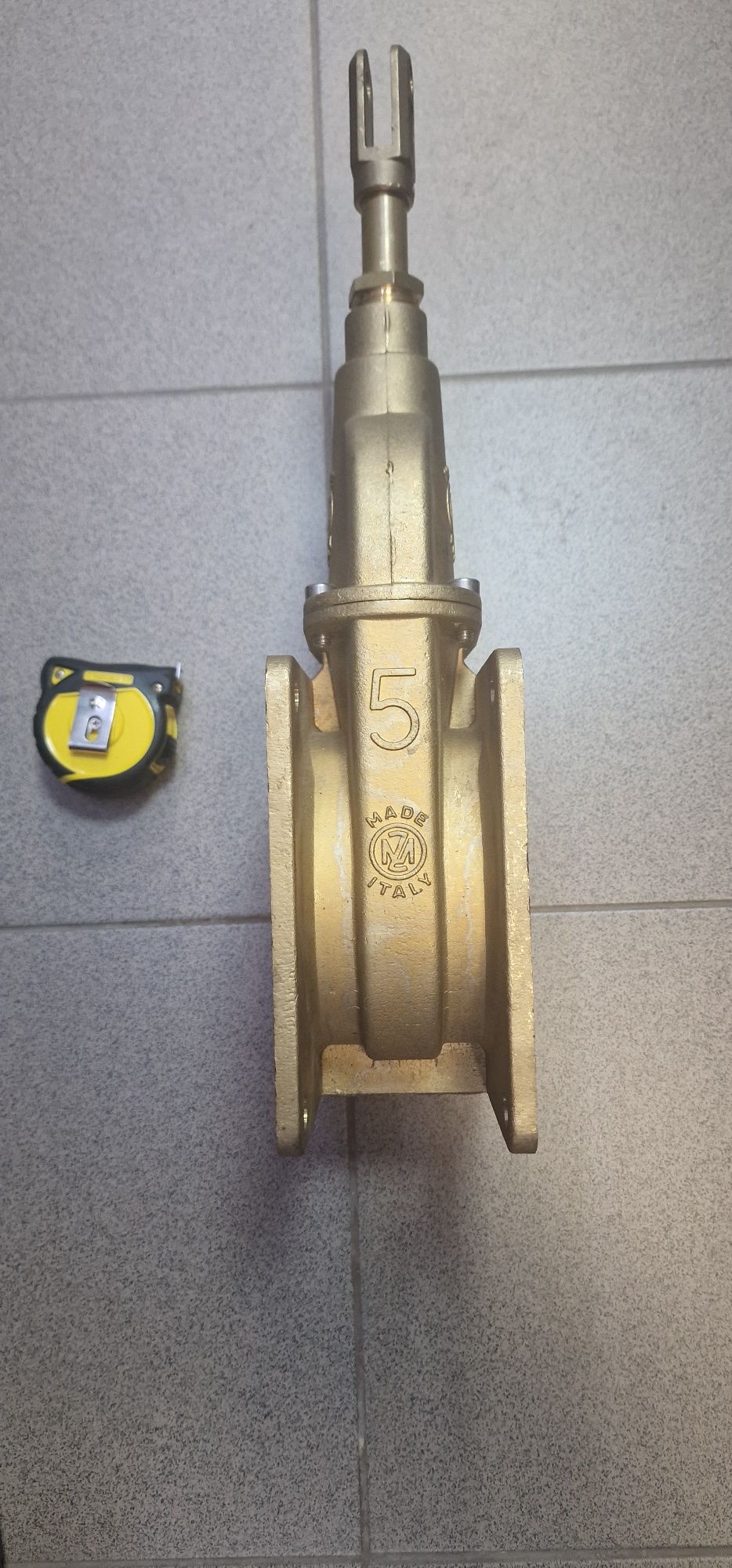 Vana robinet vidanja 6 toli cu filete pe ambele părți import Italia pe