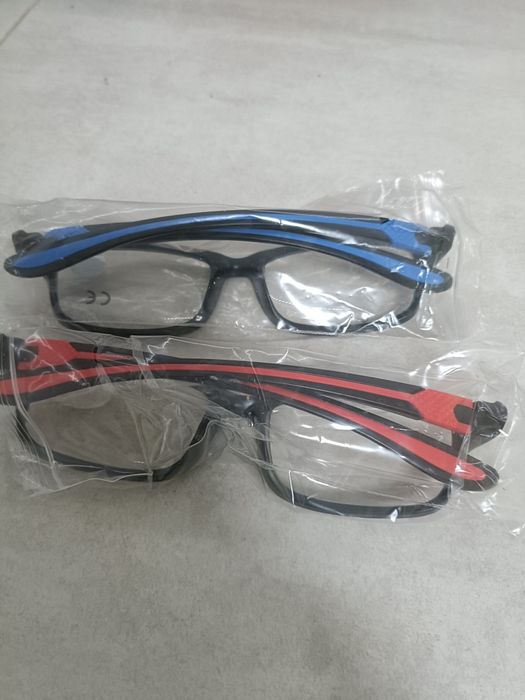 Două perechi Ochelari pentru lectură+2.0 și+3.0