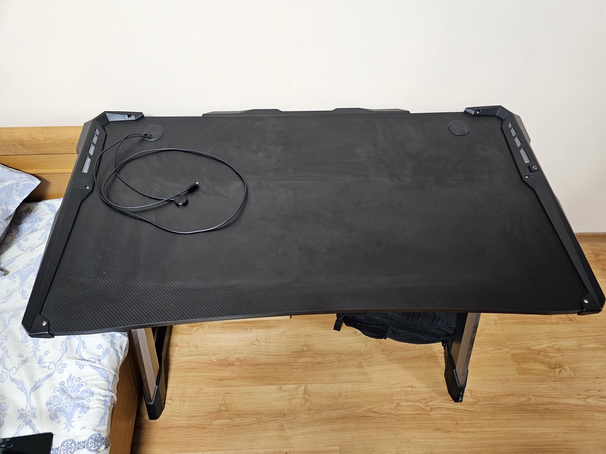 Гейминг бюро Ultradesk Racer