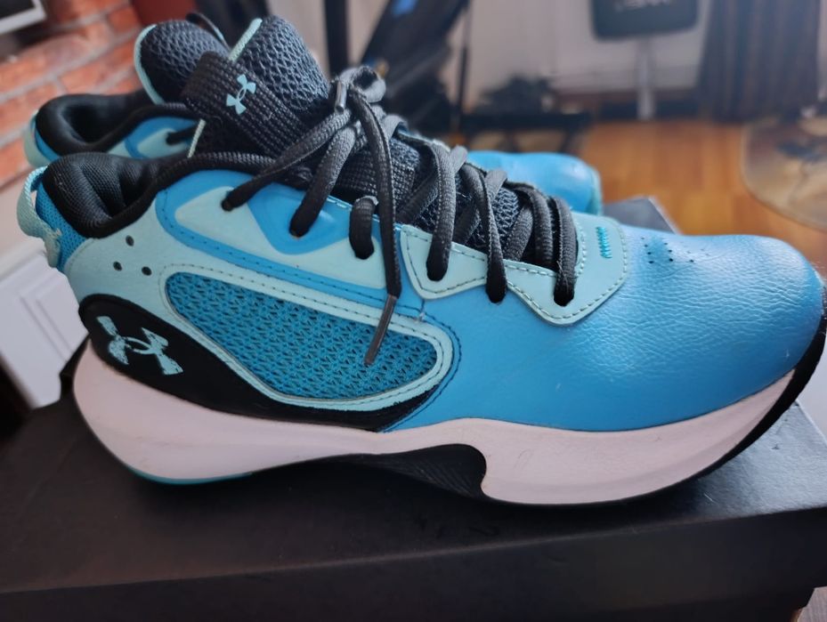 Adidași Under Armour