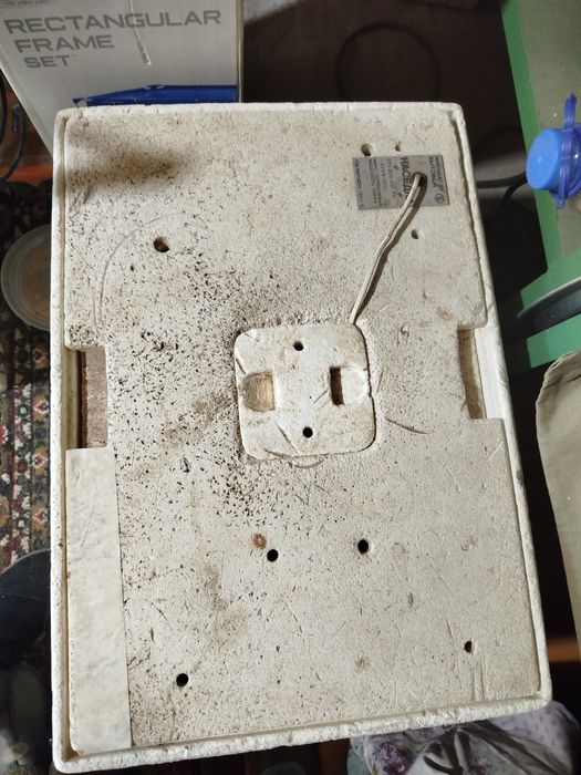 Продам инкубатор Наседка