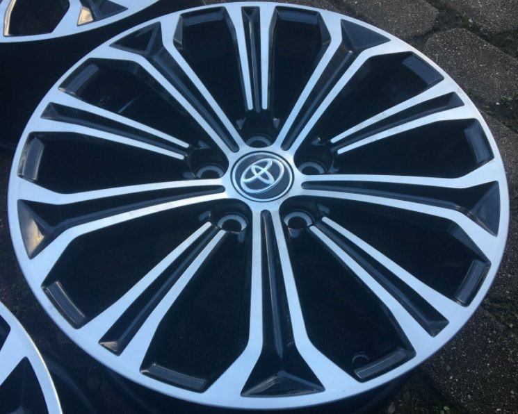 Jante 17″ TOYOTA Corolla Auris RAV4 Auris CHR Yaris 225 45 17