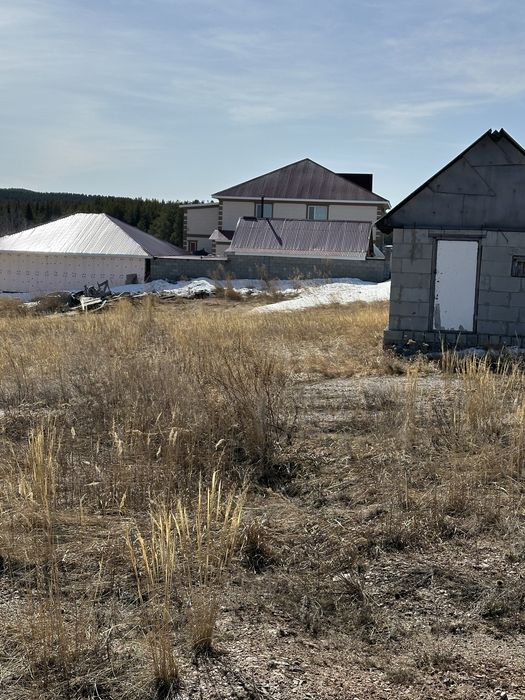 Продам участок с времянкой