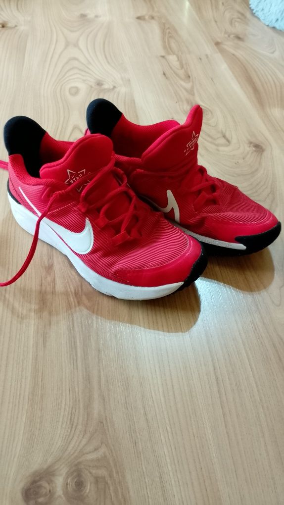 Оригинални маратонки Nike