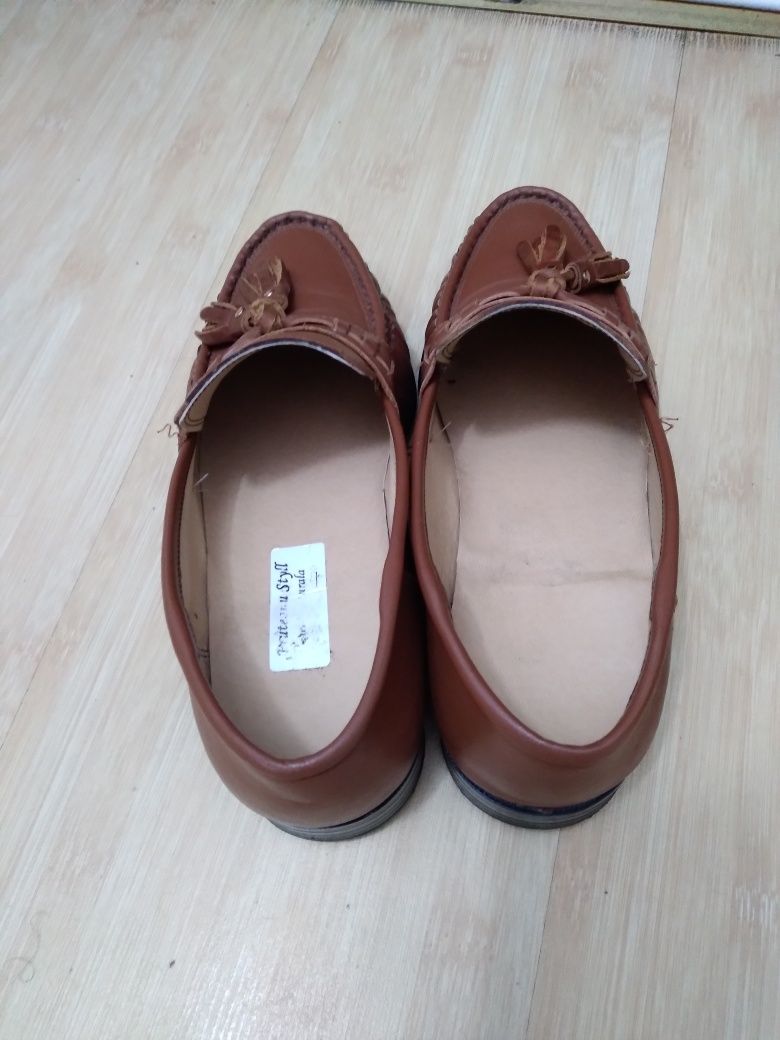 Pantofi barbati marimea 38.purtati de 3 ori.