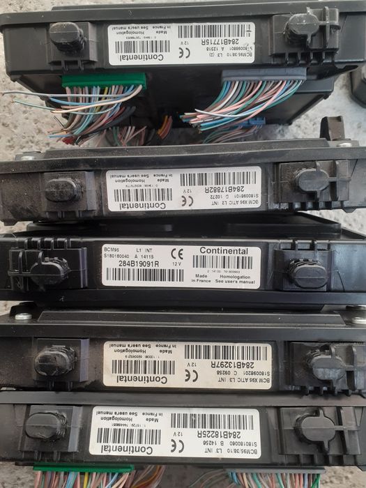 Calculator Modul Unitate Confort BSI Imobilizator Renault Scenic 3 1.5