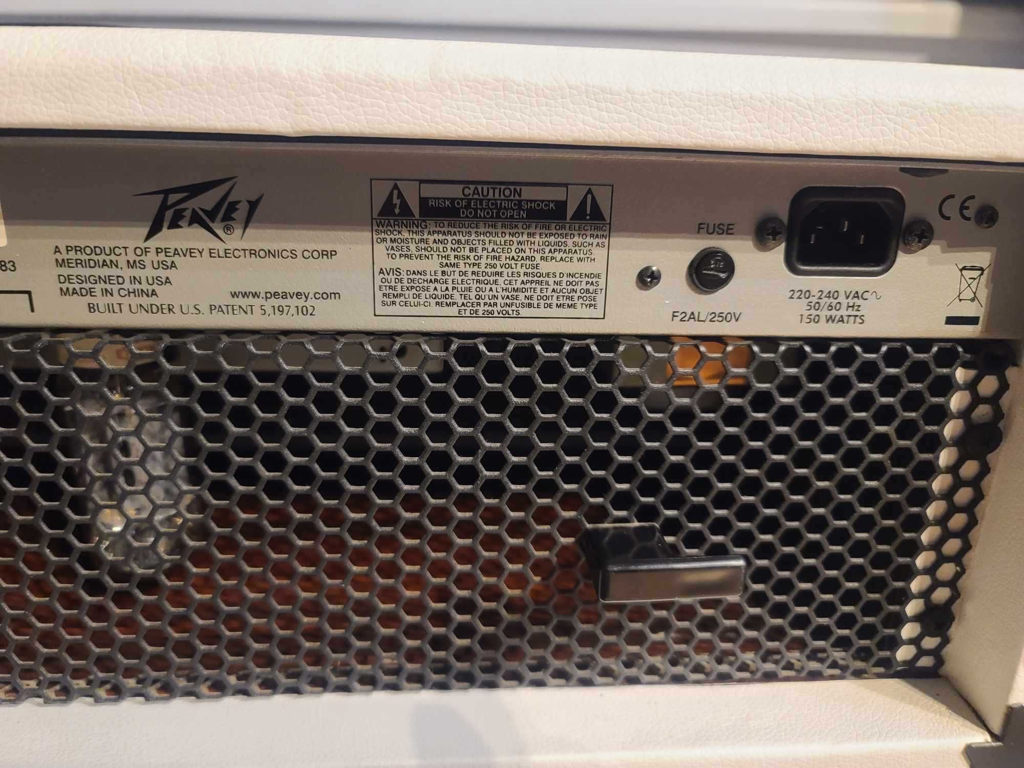 Peavey 6505+ 60w лампова глава с 1x12 кабинет и фуутсуич