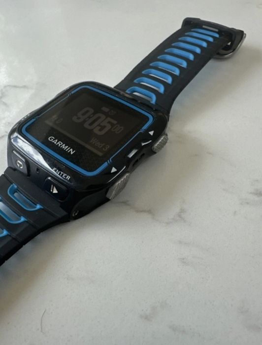Часовник s GPS Garmin Forerunner 920XT