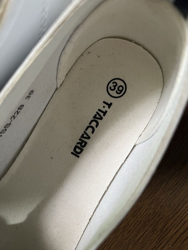 Продам мокасины