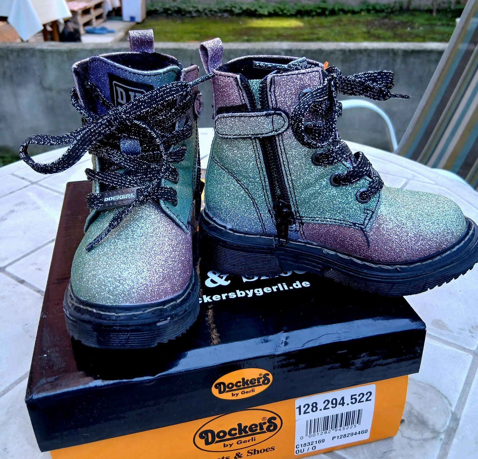 Децки боти Dockers