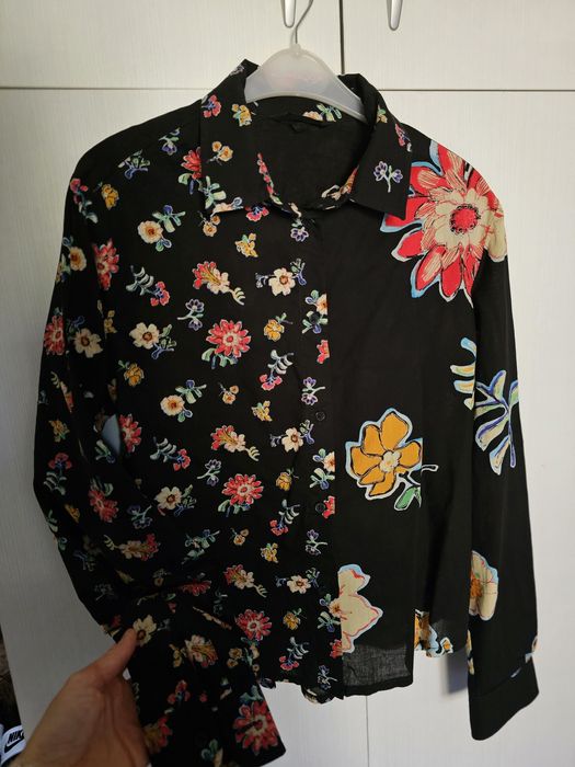 Дамска черна риза с цветен принт Desigual