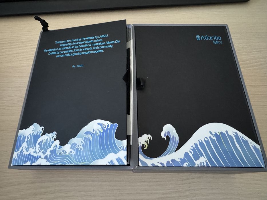 Vand mouse Lamzu Atlantis Mini in cutie