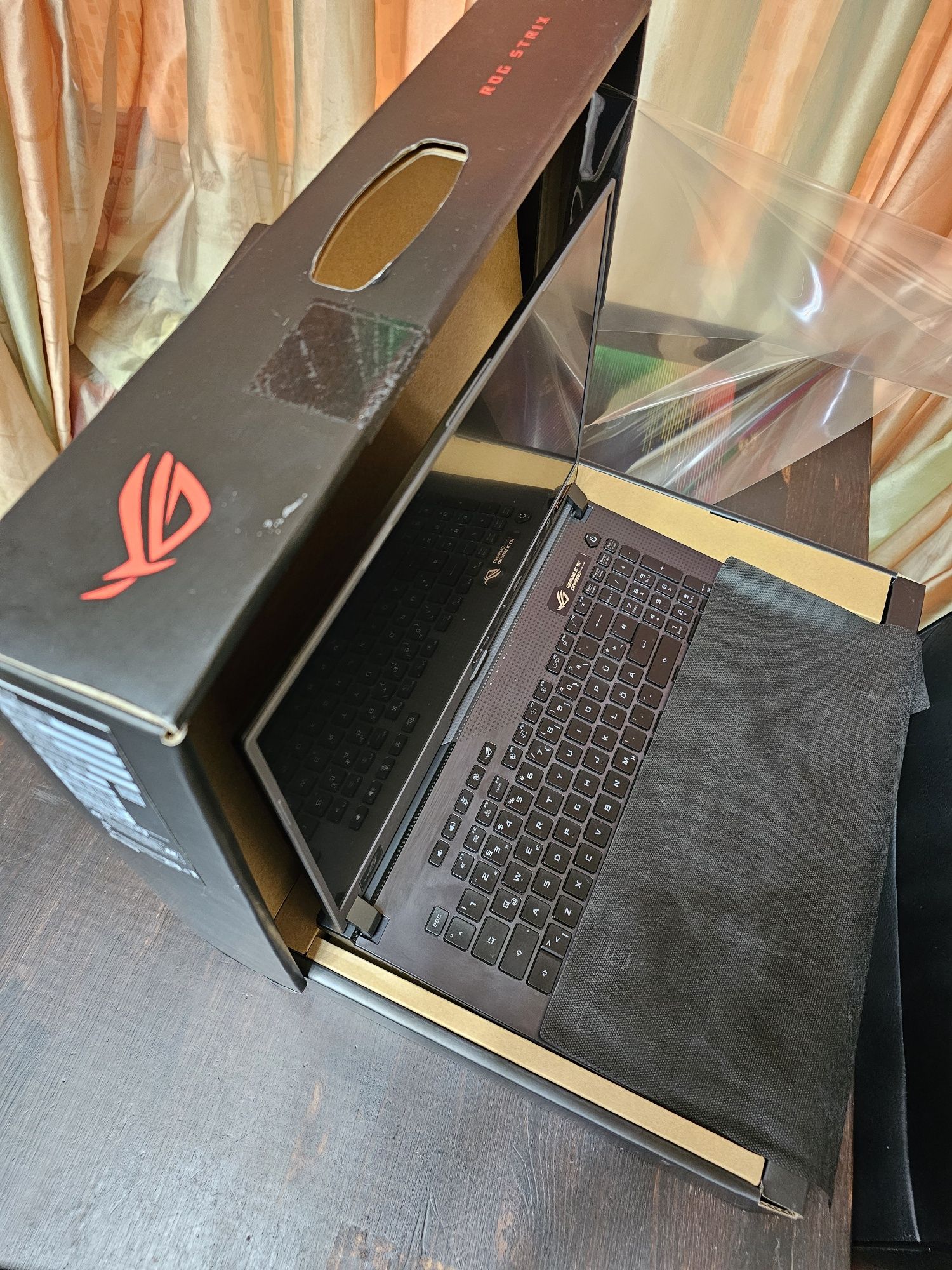 Asus ROG Strix 17.3" Ryzen 9 HX, 3070 RTX