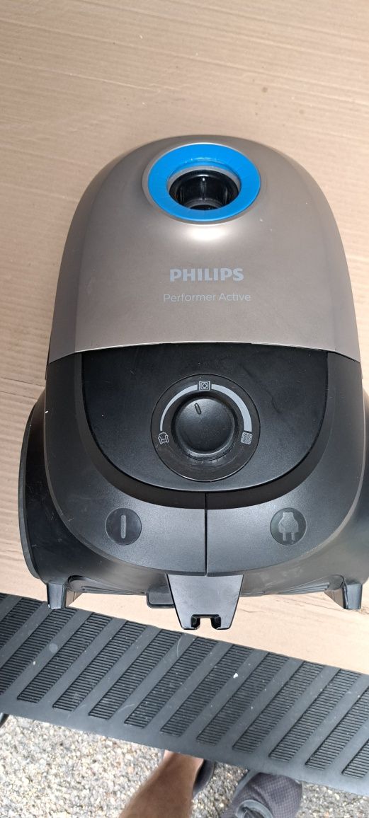 Aspirator Philips cu sac