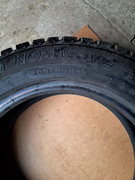 Шипованная резина на 16