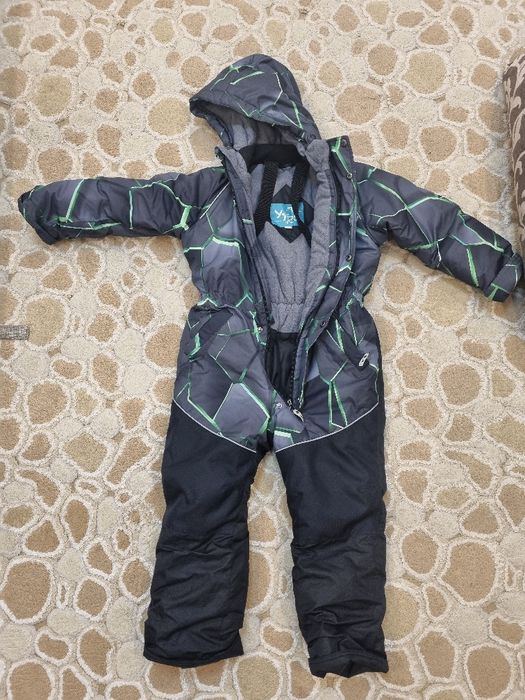Продаётся детский комбинезон из мембранной ткани.и