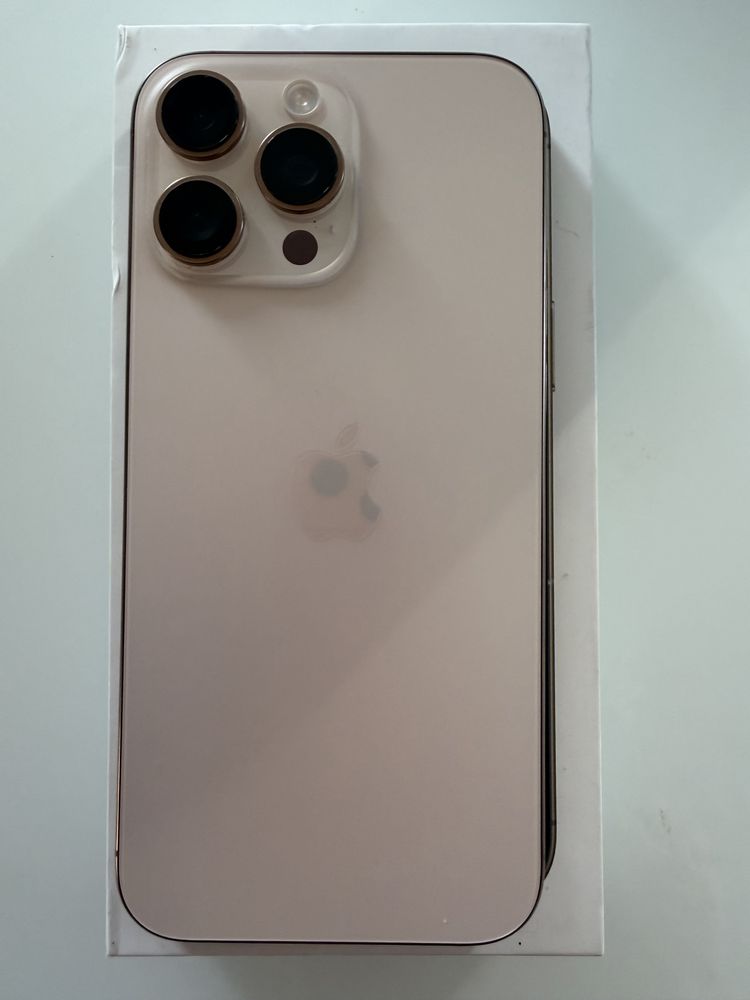 Продавам iphone 16 pro max 1tb, нов