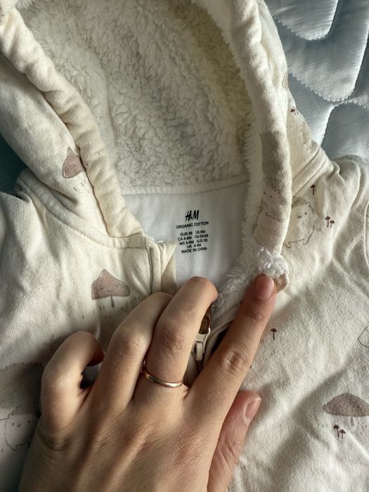 Космонавт H&M 62 и 74 размер, яке Зара 80