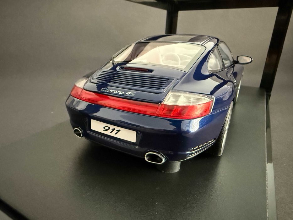 Macheta Porsche 911 (996) Carrera 4S 1/18 GT Spirit