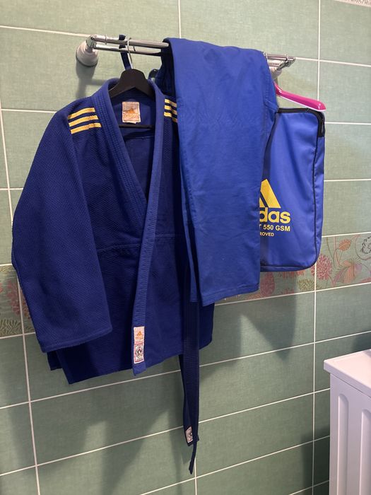 Продается дзюдо кимоно срочно!