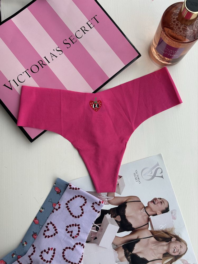 Victoria`s Secret нови оригинални дамски бикини тип прашки M размер