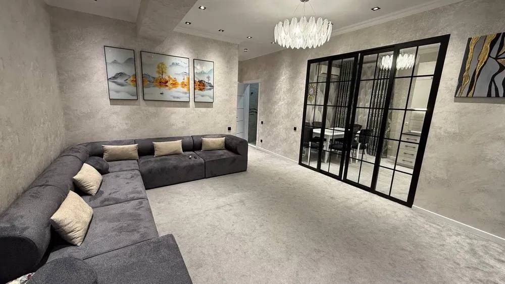 Продается 3/3/4 80м2 в буюк Ипак Йули, ор-р: Чайхана Салом