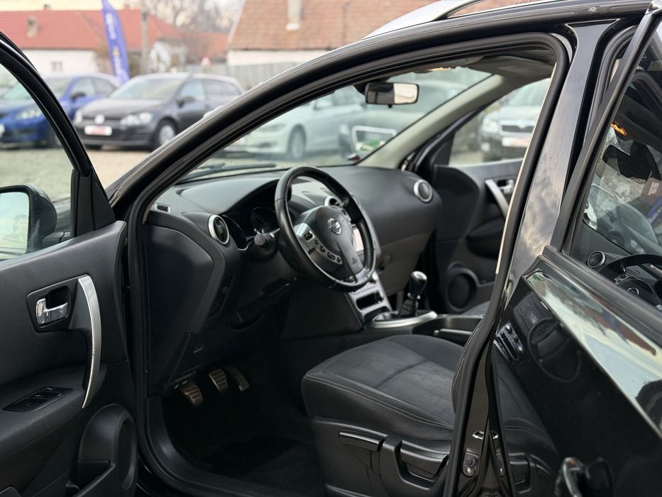 Nissan Qashqai 11/2010 2.0 dci 150 CP 7 Locuri SE POATE IN RATE