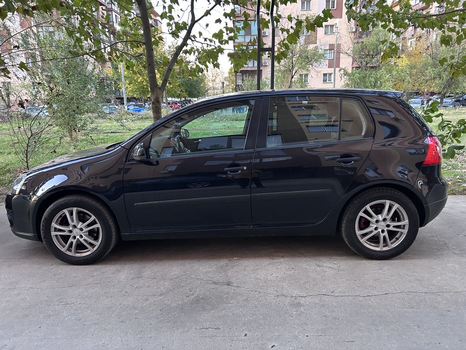 Volkswagen Golf 5 – 1.4 16V, 75CP – 2004 – 2.500€