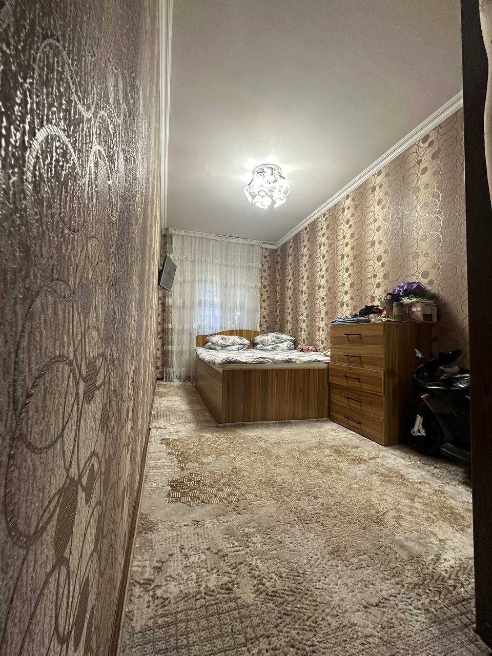 Uy sotiladi 4 etajli dom 2 etaj 3 xona Uchtepa tumani 21kv 29dom