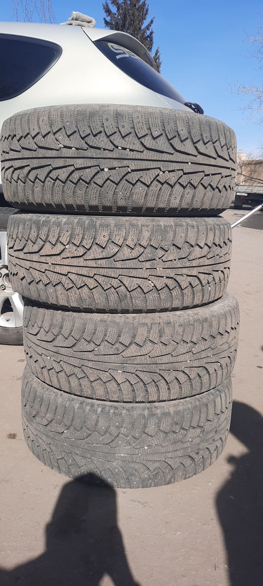 Продам зимнюю резину NOKIAN
