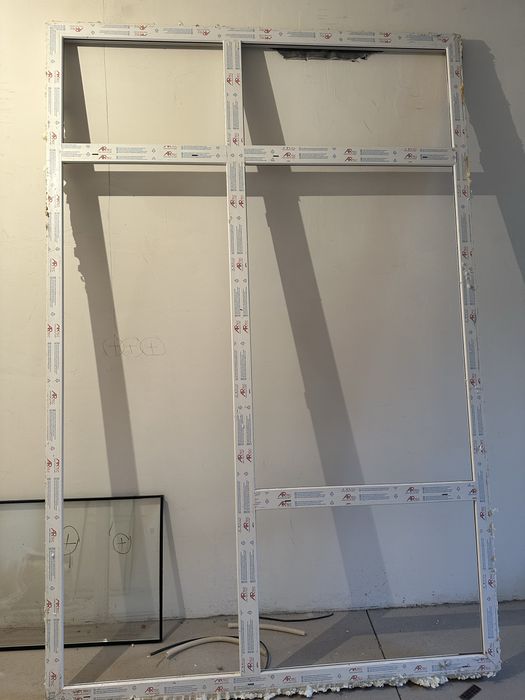 Продам витражную балконную раму