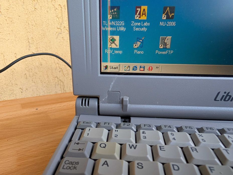 Mini Laptop Retro Toshiba Libretto 100CT