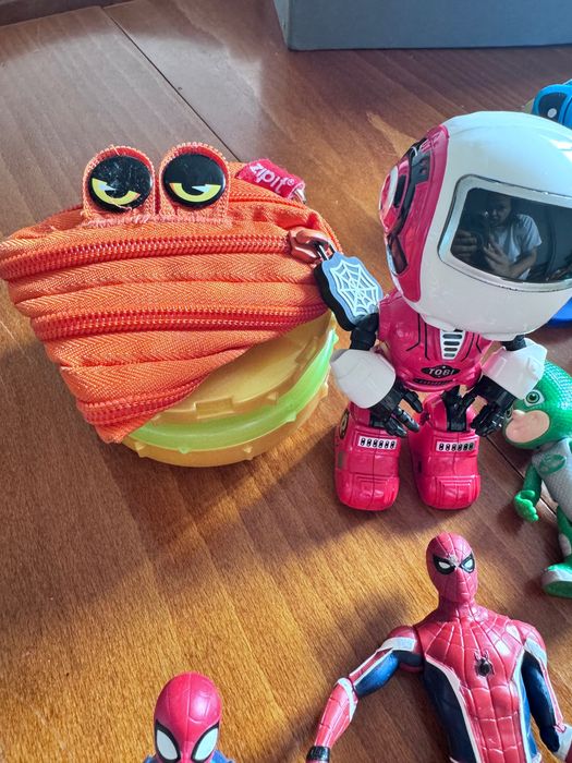 Лот оригинални играчки Спайдърмен, Батман, Майнкрафт и др.