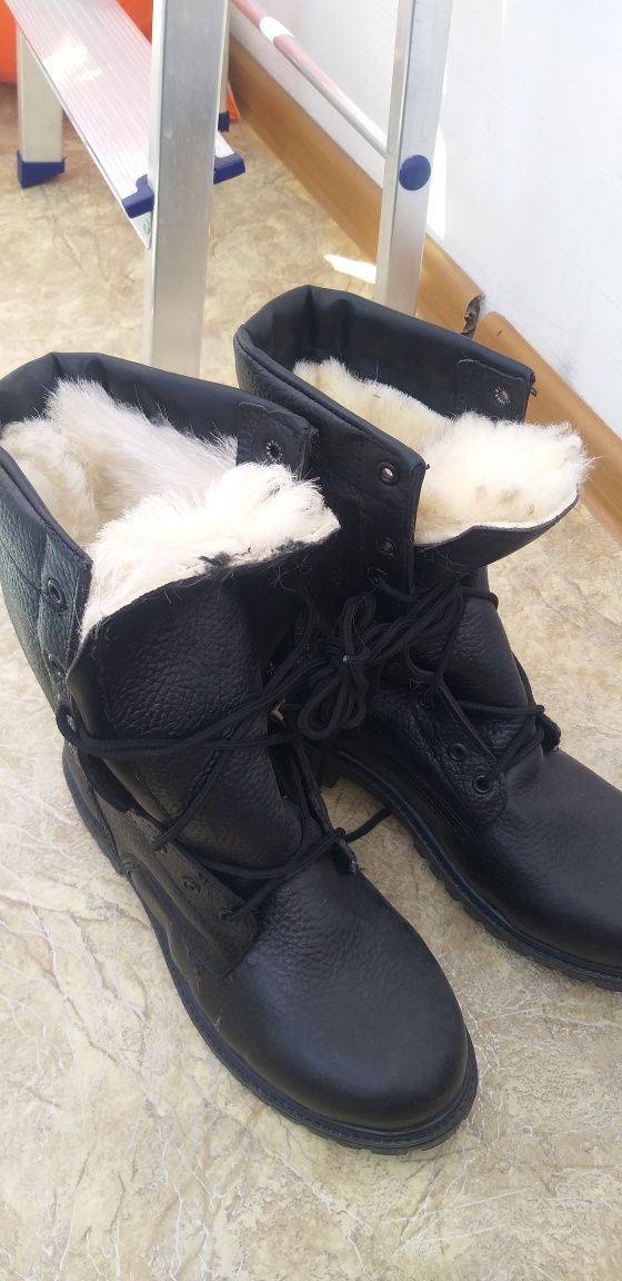 Продам зимние берцы