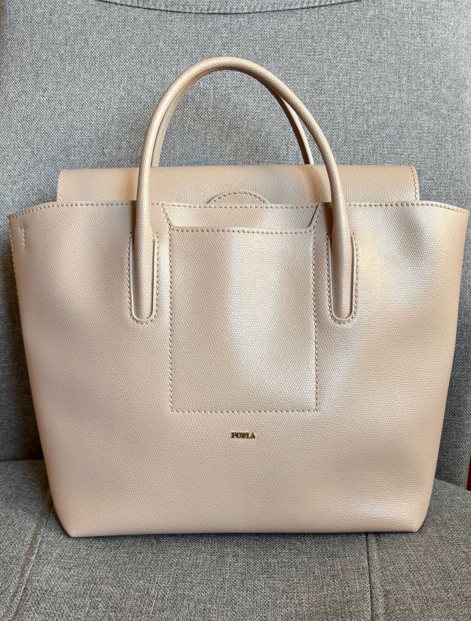 Чанта Furla, бежова, голяма, в отлично състояние