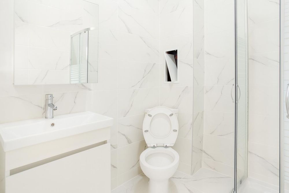 НОВО!!! Двустаен апартамент в кв. Остромила/ С ПАРКОМЯСТО!!!