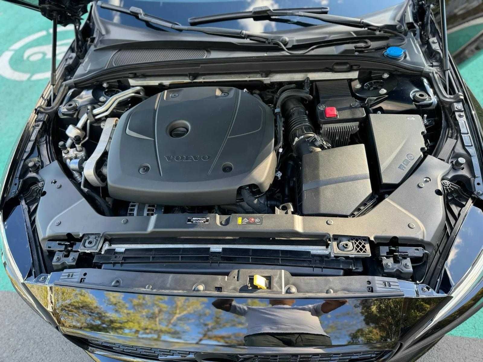 Volvo S60 T6 AWD geartronic(310 CP) 2019 R-DESIGNE BENZINA 2.0 - 4x4