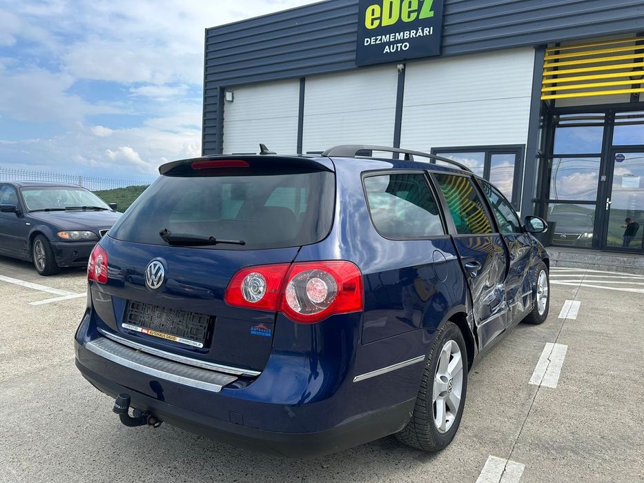 Dezmembrez / Dezmembrari / Piese / Accesorii Vw passat b6 break 2.0 tdi cbab DSG xenon stanga