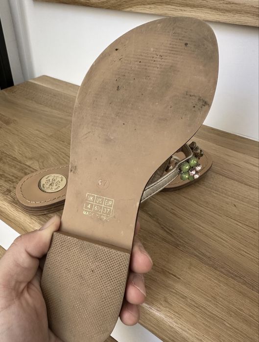 Papuci Guess nr 37 originali