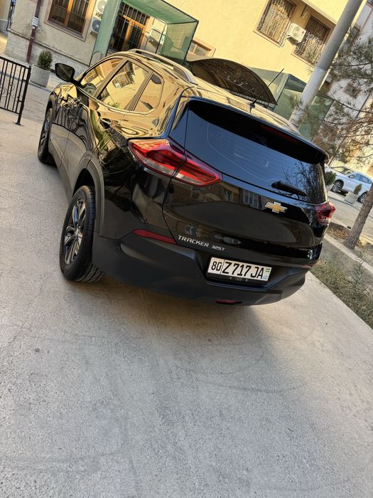 Tracker 325T Premier 2021 yil