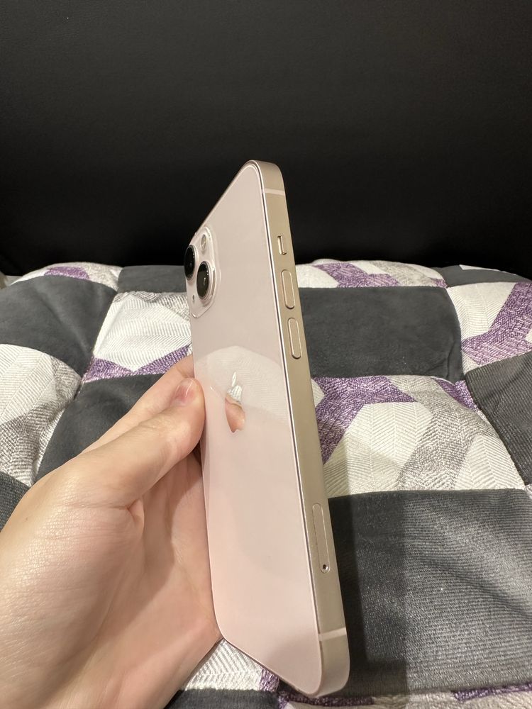 Продам Iphone 13
