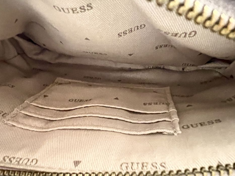 Дамска чанта Guess
