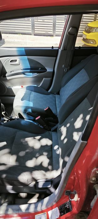 Kia Piacnto 2005