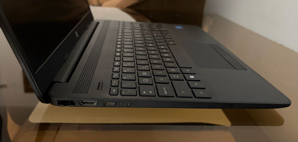 HP Laptop 15-dw1033nq